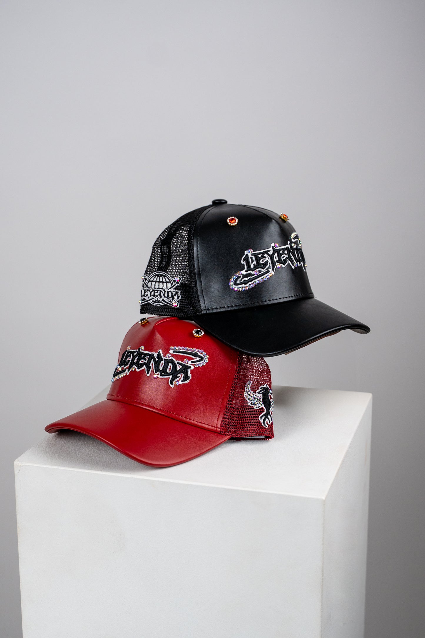 SNAPBACK.3 BLACK CURVED