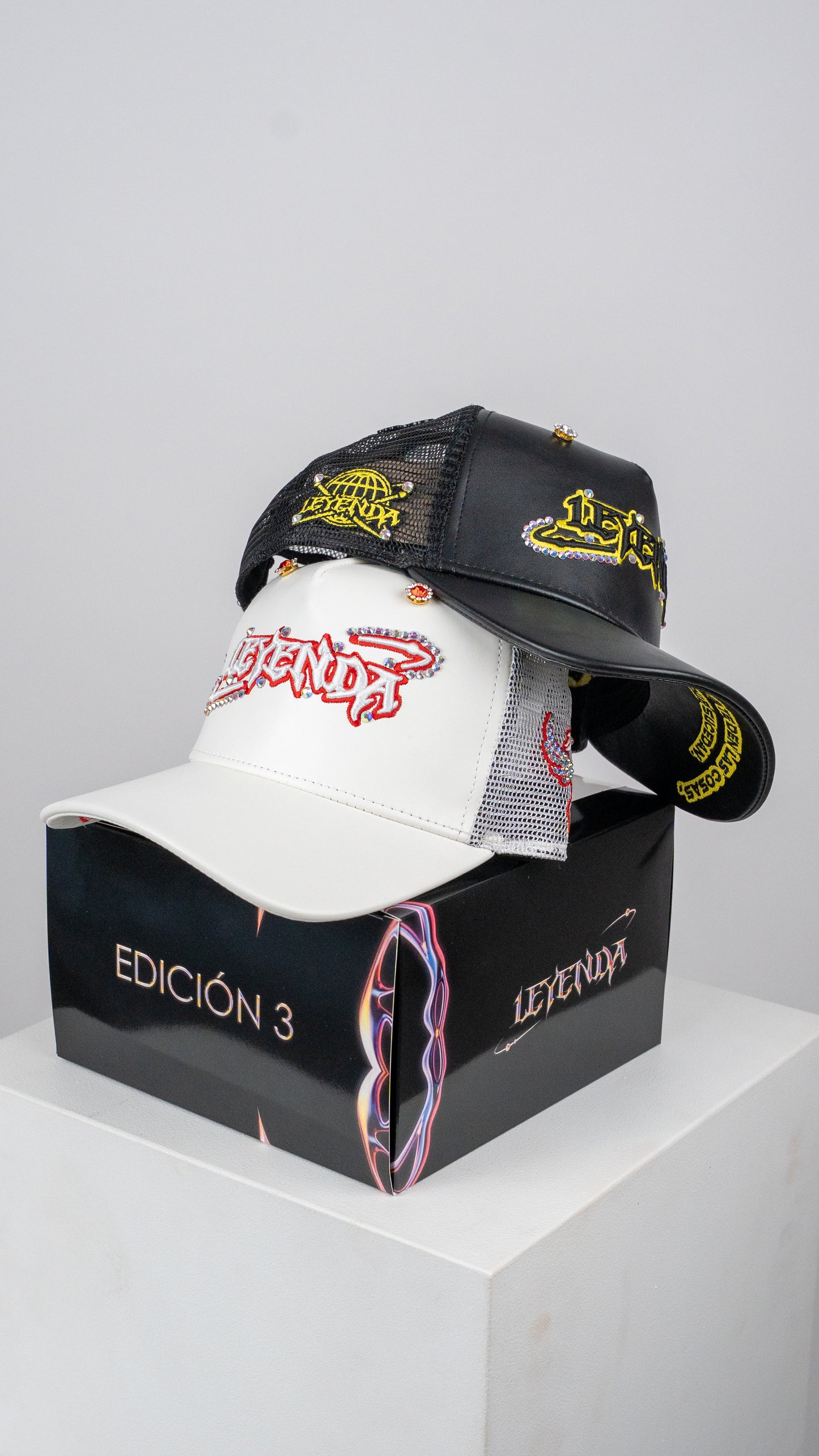SNAPBACK.3 WHITE RED