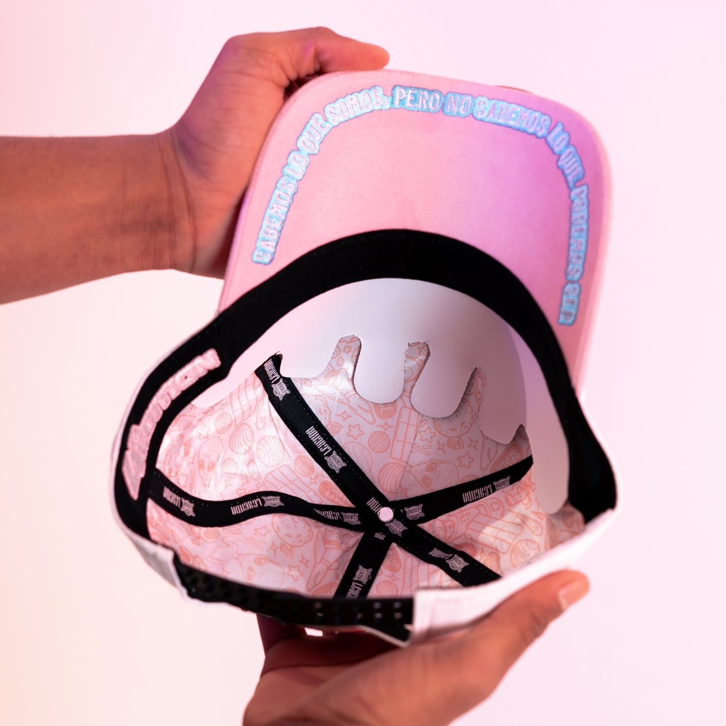 SNAPBACK.4 pink white