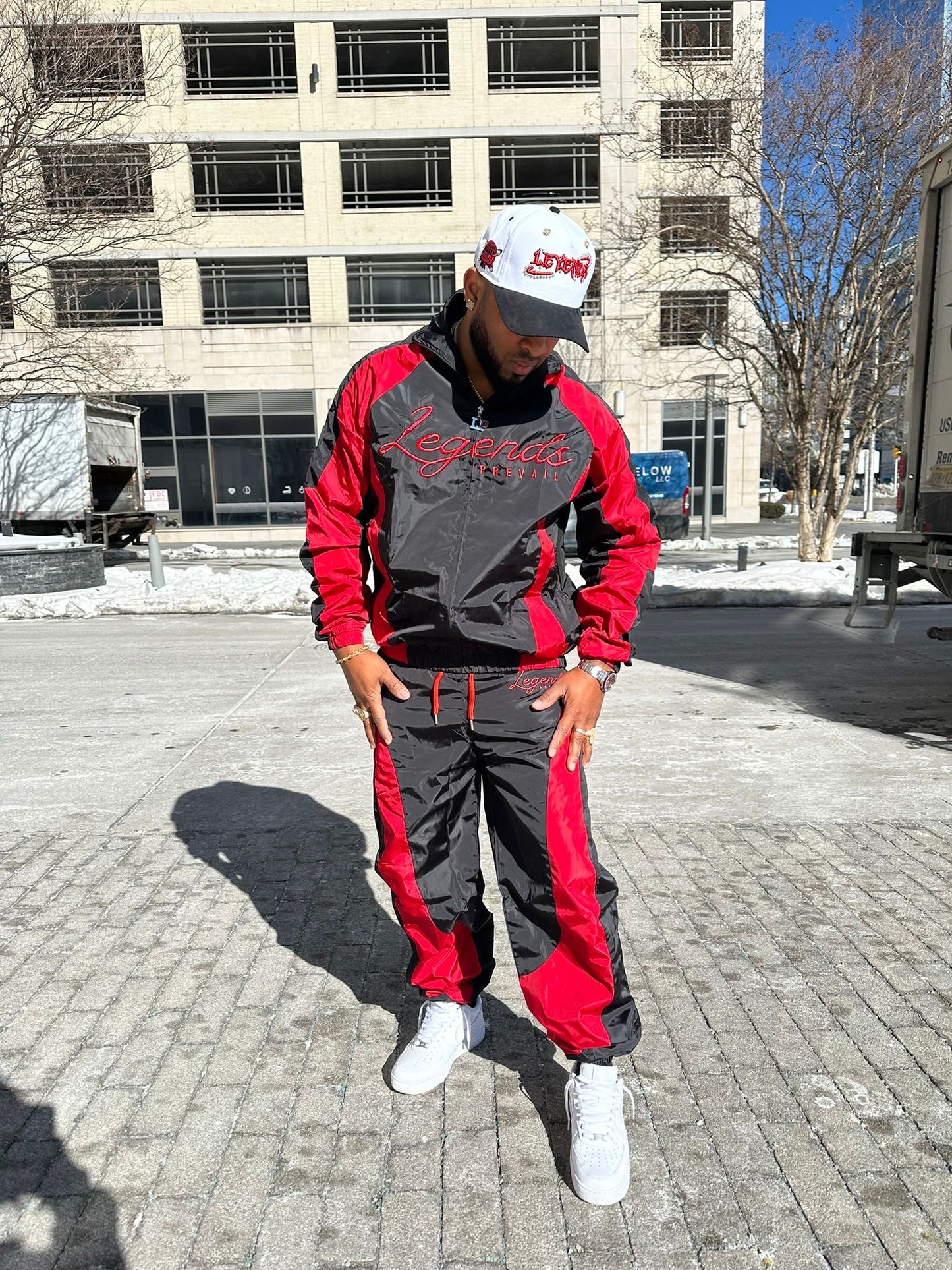 SET LEGEND red